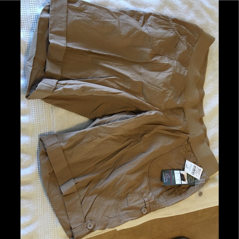 Kaki maternity shorts